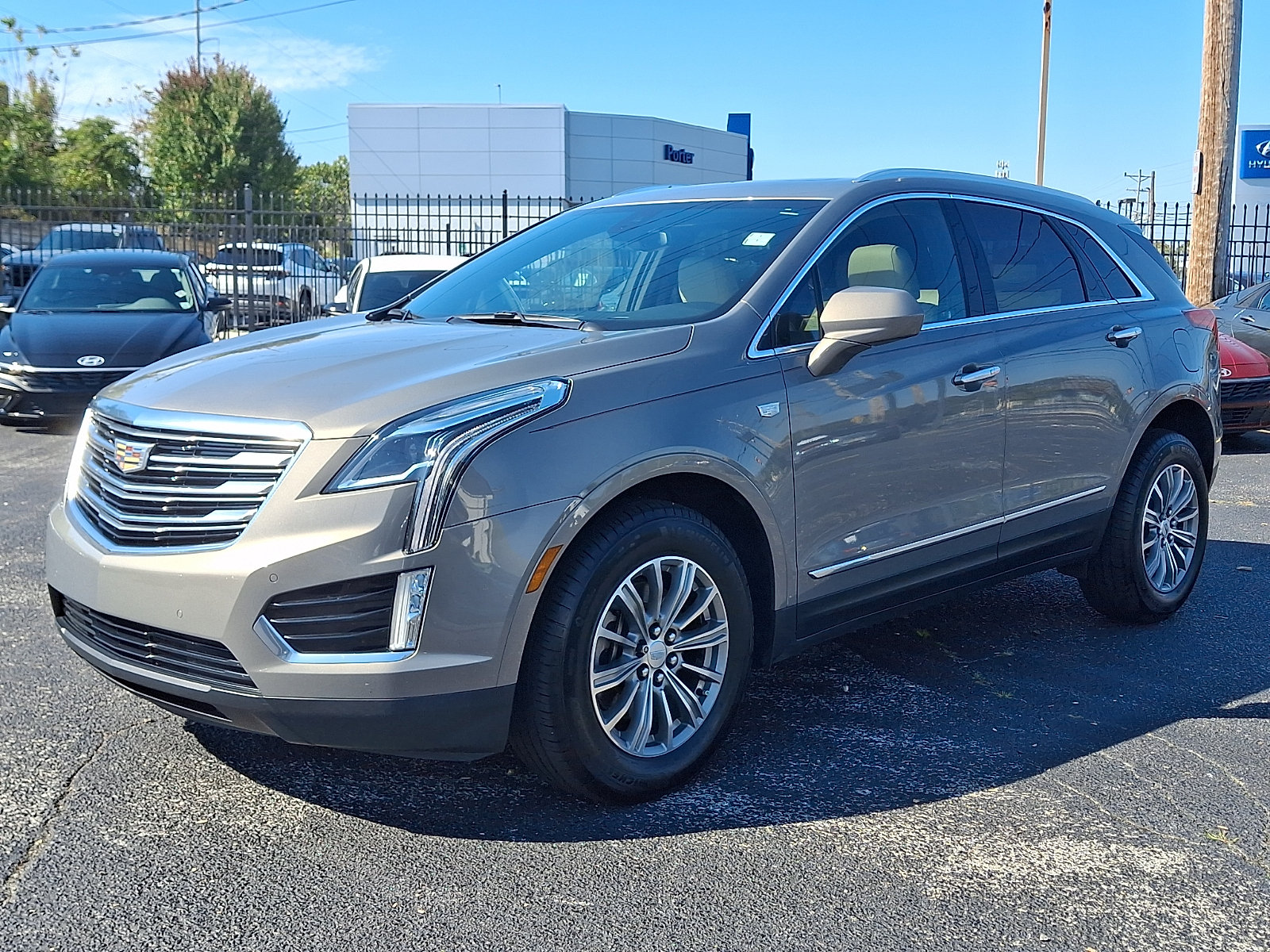 Used 2019 Cadillac XT5 Luxury FWD image 3