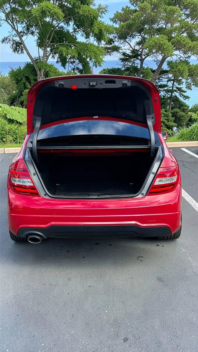 Used 2012 Mercedes-Benz C 250 Sedan image 11