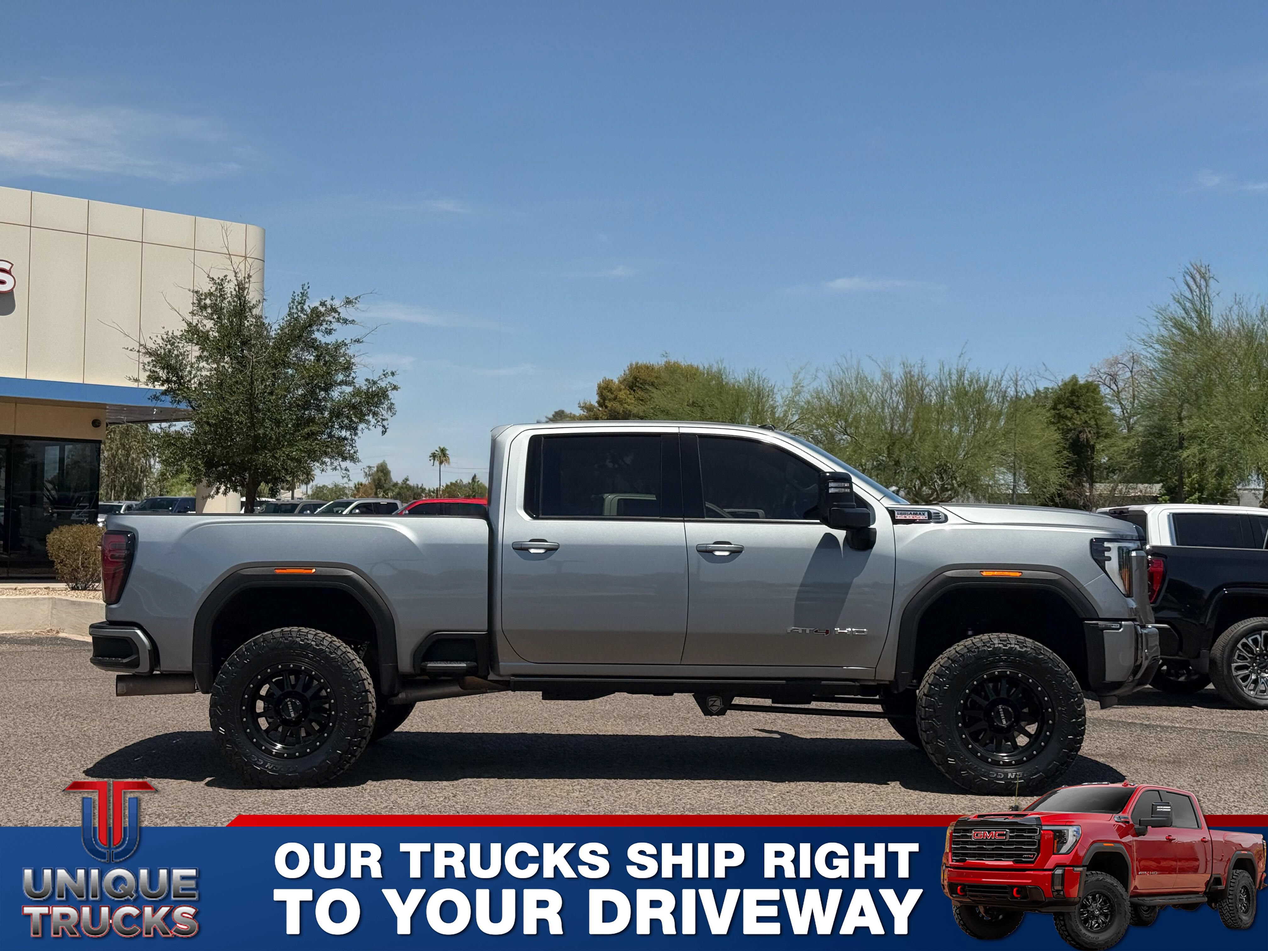 Used 2024 GMC Sierra 2500 AT4 w/ AT4 Preferred Package AWD/4WD image 4