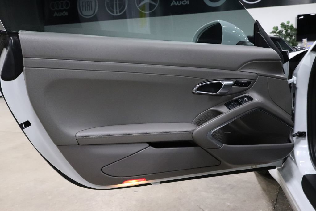 Used 2013 Porsche 911 Carrera S image 9