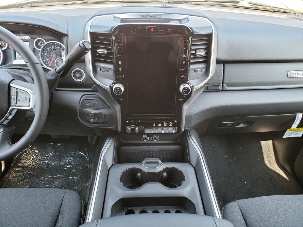 New 2026 RAM 2500 Big Horn AWD/4WD image 15