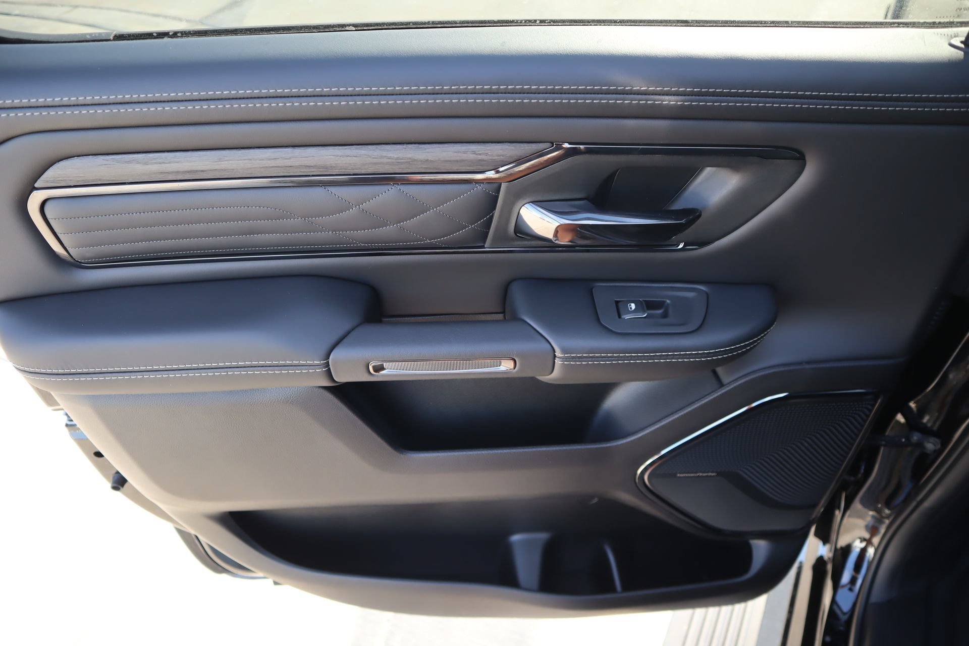 New 2027 RAM 1500 Limited AWD/4WD image 19