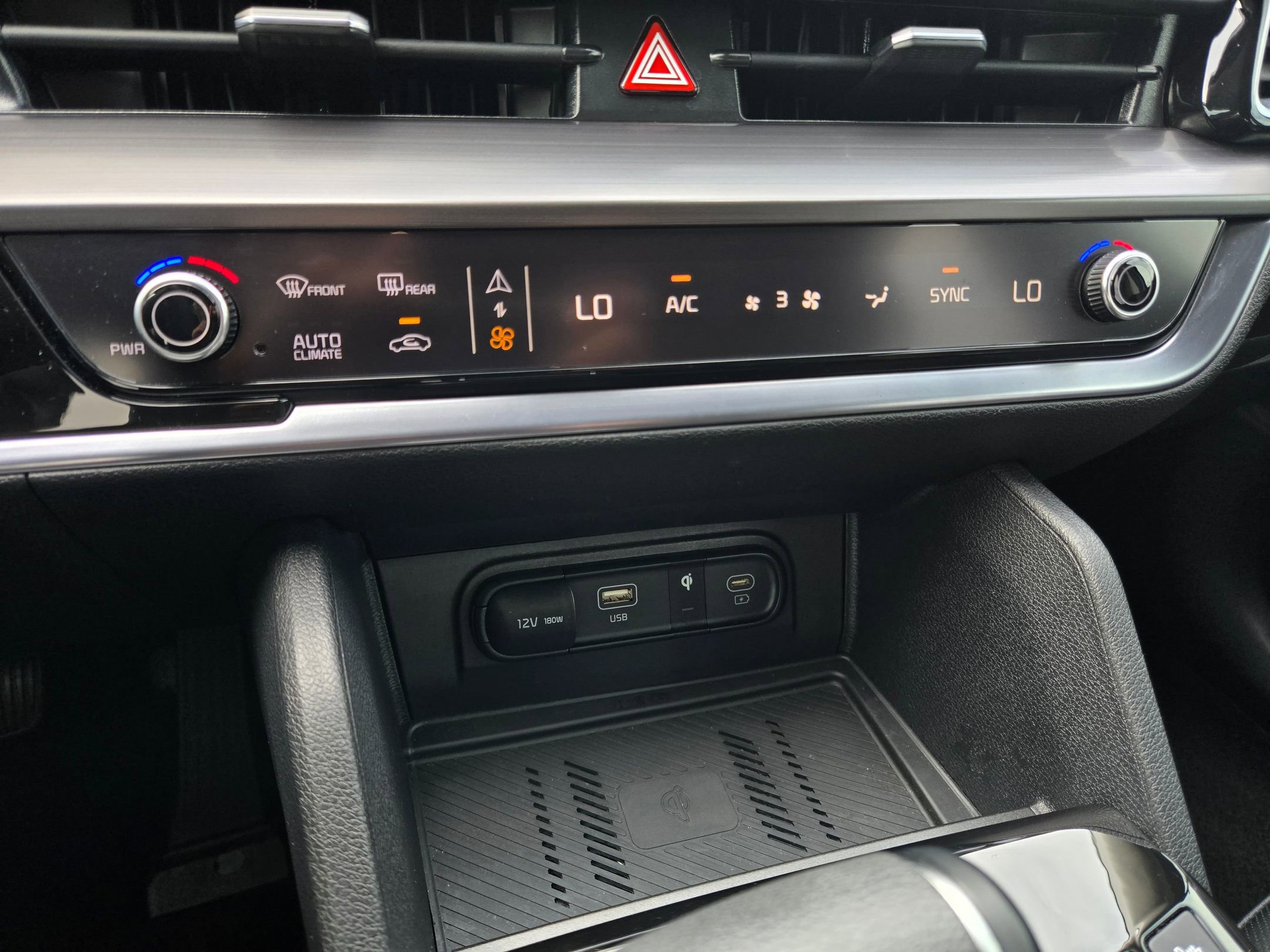 Used 2025 Kia Sportage EX image 29