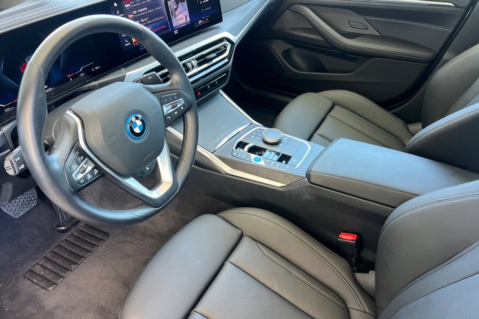 Used 2023 BMW i4 eDrive35 RWD image 4