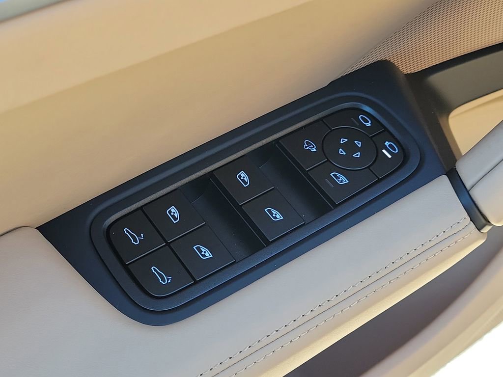 New 2026 Porsche Cayenne S image 26