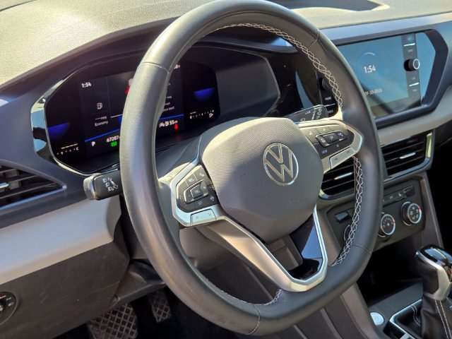 Certified 2022 Volkswagen Taos SE FWD image 18