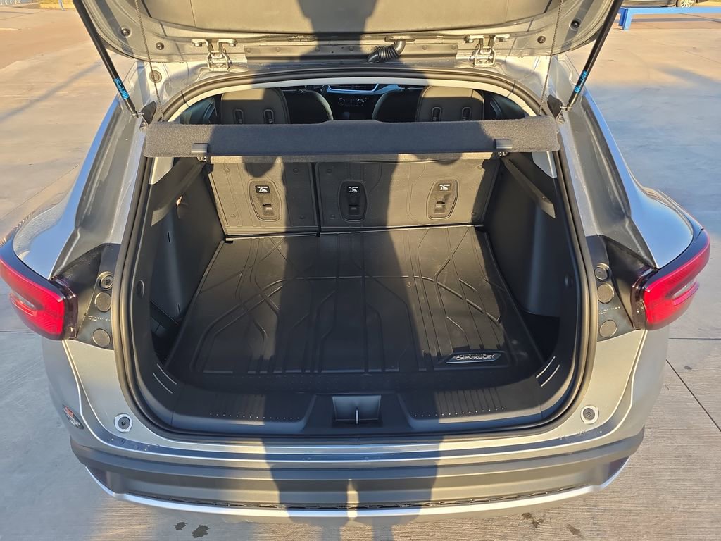 New 2026 Chevrolet Trax LT w/ LT Convenience Package image 12