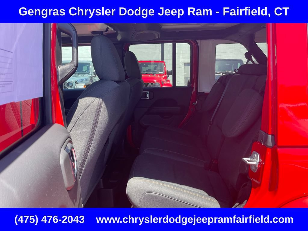 Certified 2025 Jeep Wrangler Unlimited Sahara AWD/4WD image 30