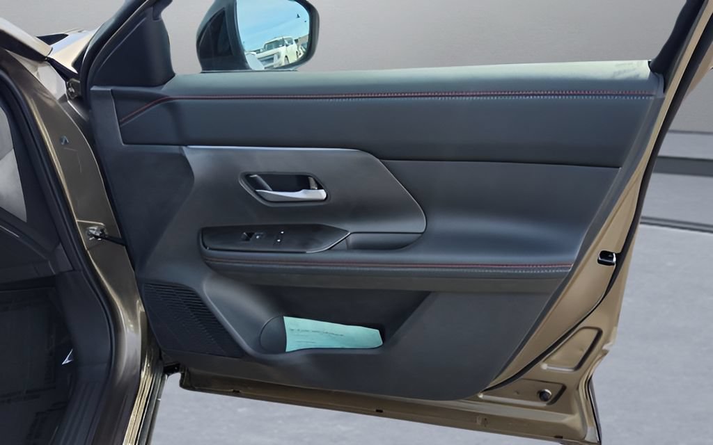 New 2026 Nissan Kicks SR w/ SR Premium Package FWD image 46