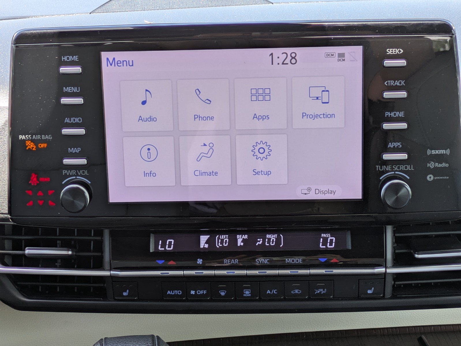 Used 2022 Toyota Sienna XLE FWD image 16