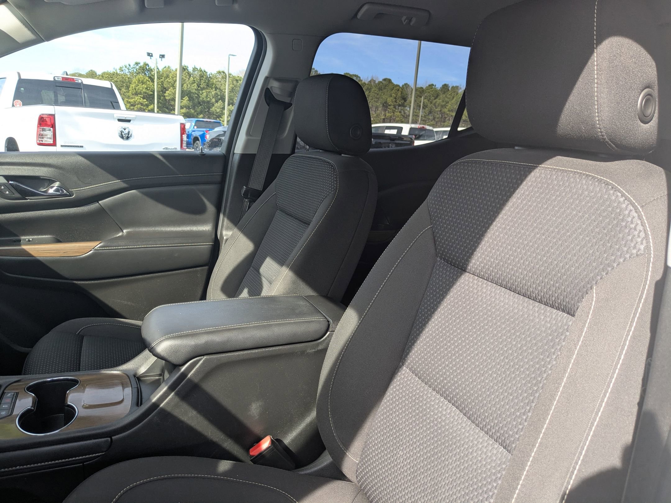 Used 2021 GMC Acadia SLE w/ Elevation Edition image 14