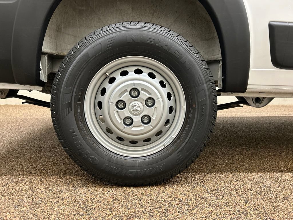 Used 2025 RAM ProMaster 2500 w/ Convenience Group FWD image 24