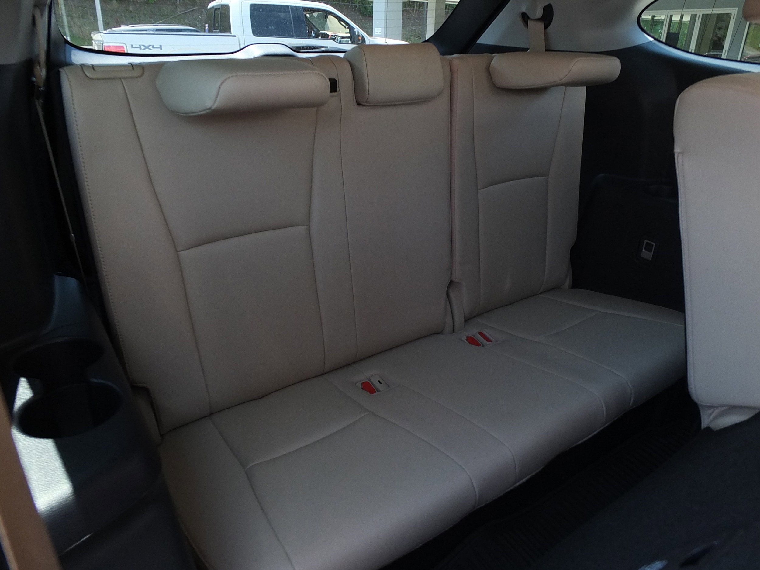 Used 2020 Toyota Highlander Limited FWD image 16