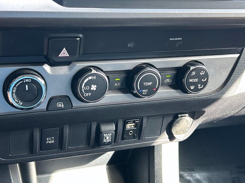 Used 2019 Toyota Tacoma SR5 AWD/4WD image 33