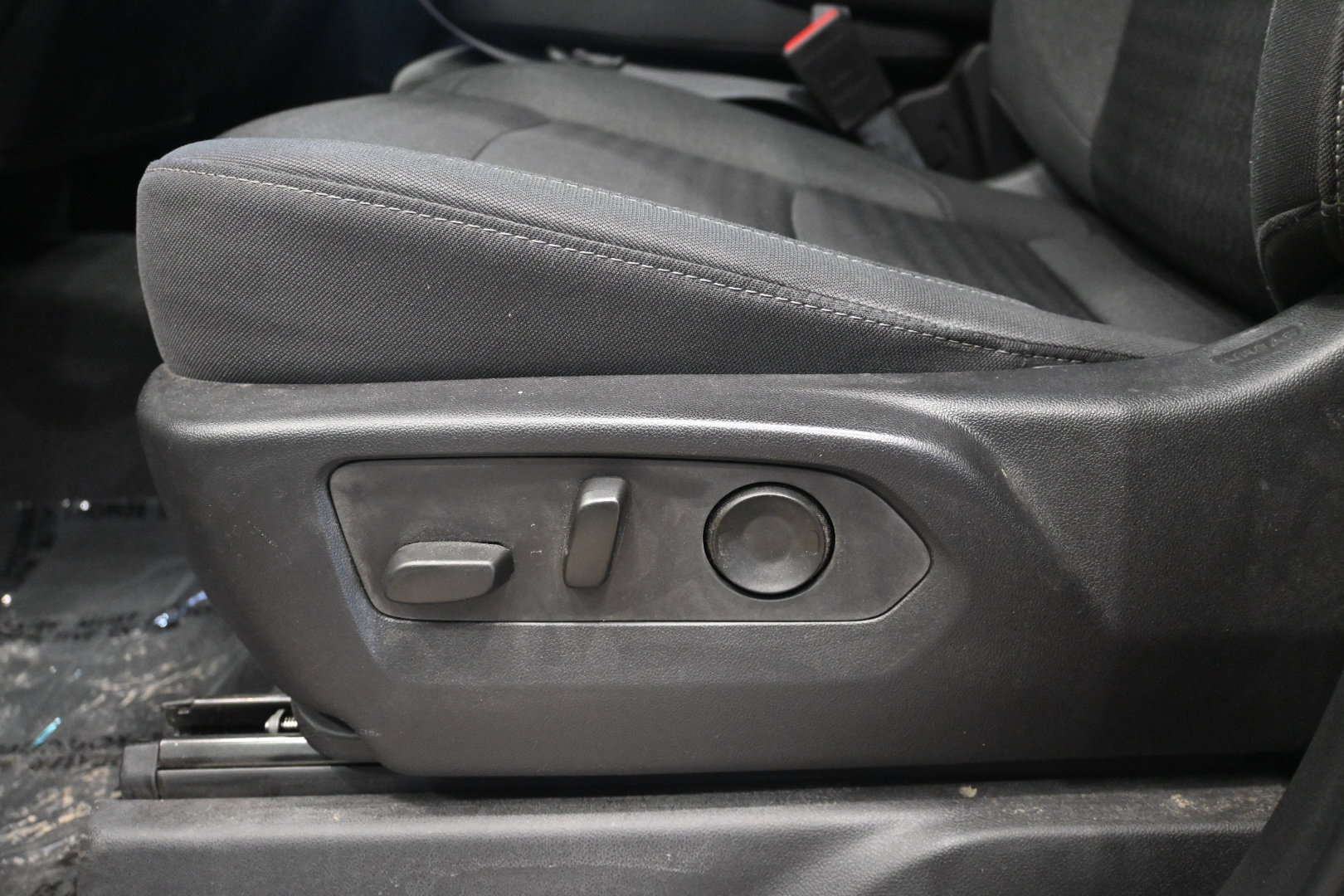 Used 2022 Chevrolet Silverado 1500 Custom image 20