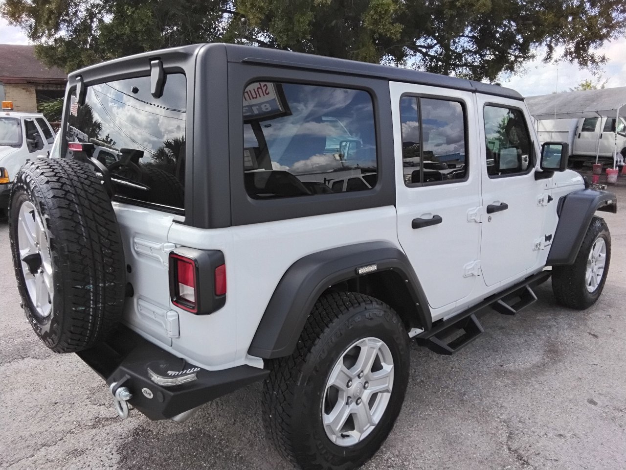 Used 2023 Jeep Wrangler Unlimited Sport image 6