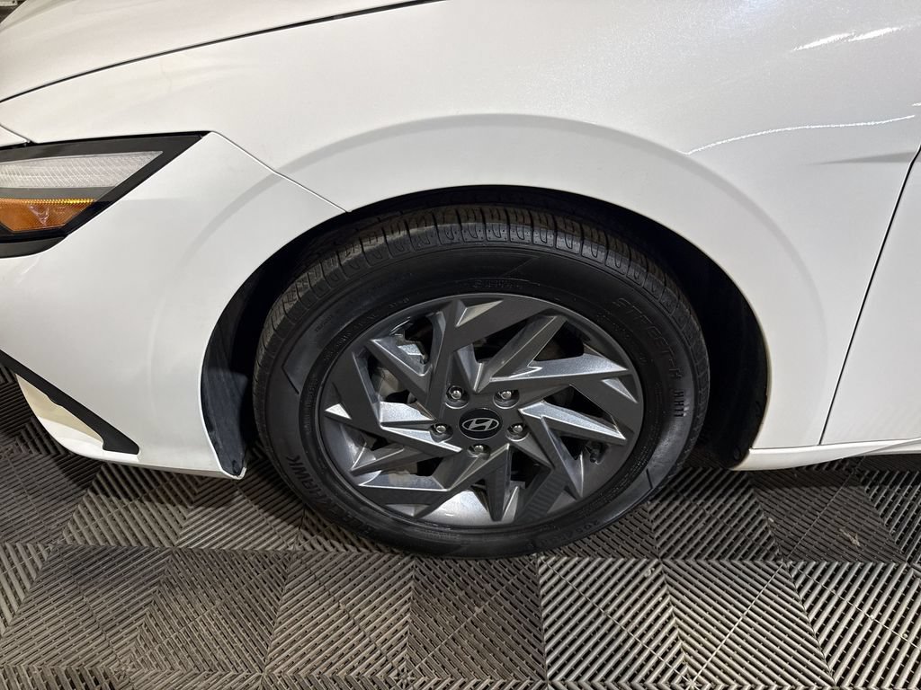 Used 2024 Hyundai Elantra SEL FWD image 18