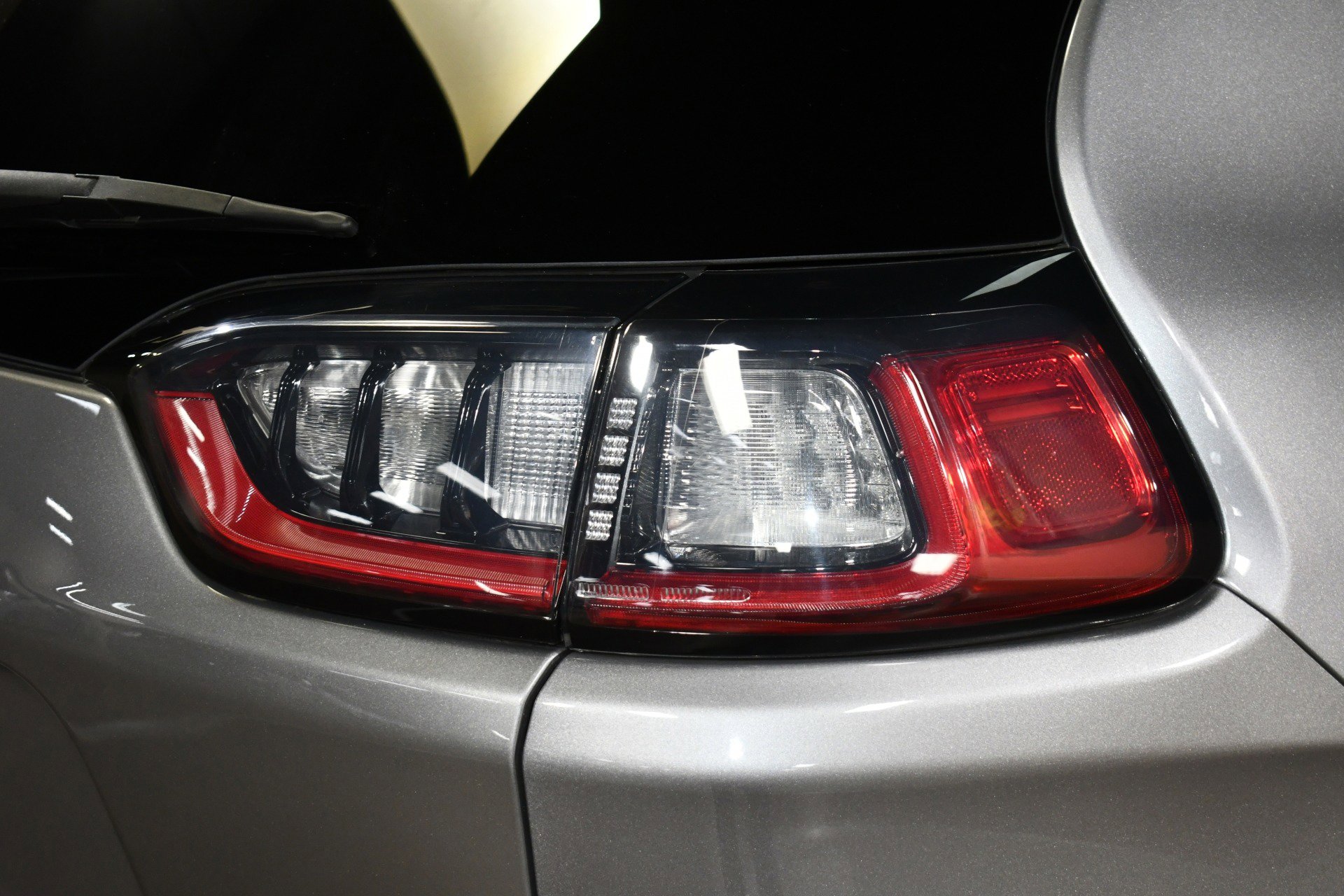 Used 2019 Jeep Cherokee Limited image 59