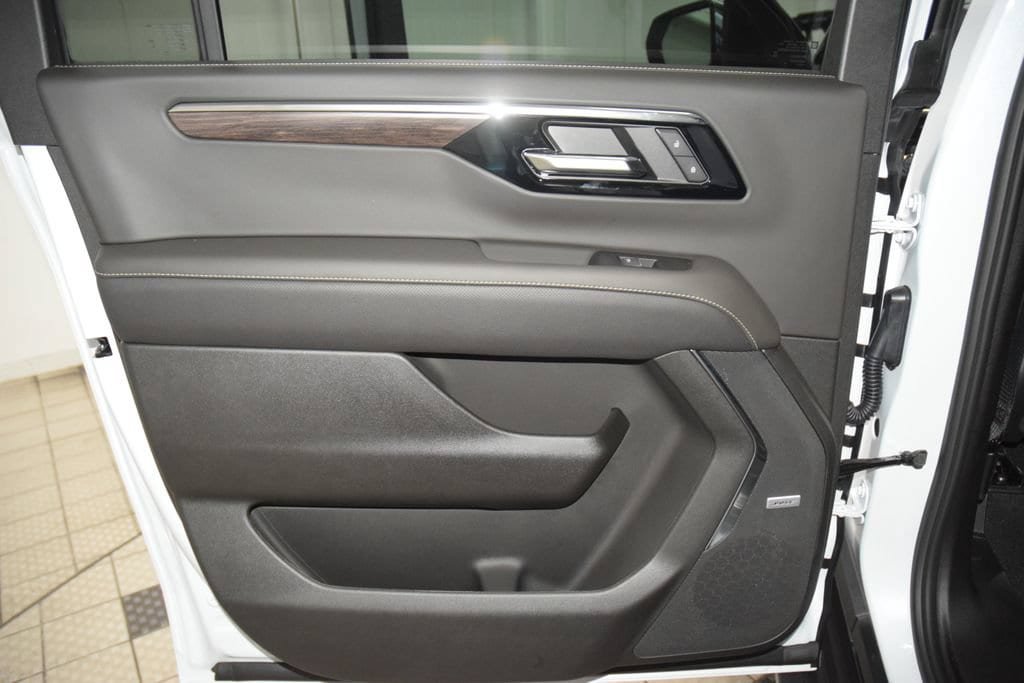 New 2026 Chevrolet Suburban Premier AWD/4WD image 47