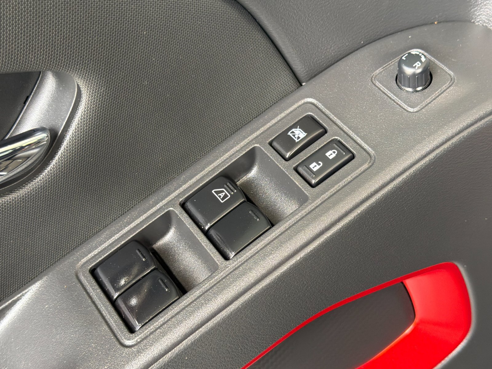 Used 2024 Nissan Frontier Pro-X RWD image 12
