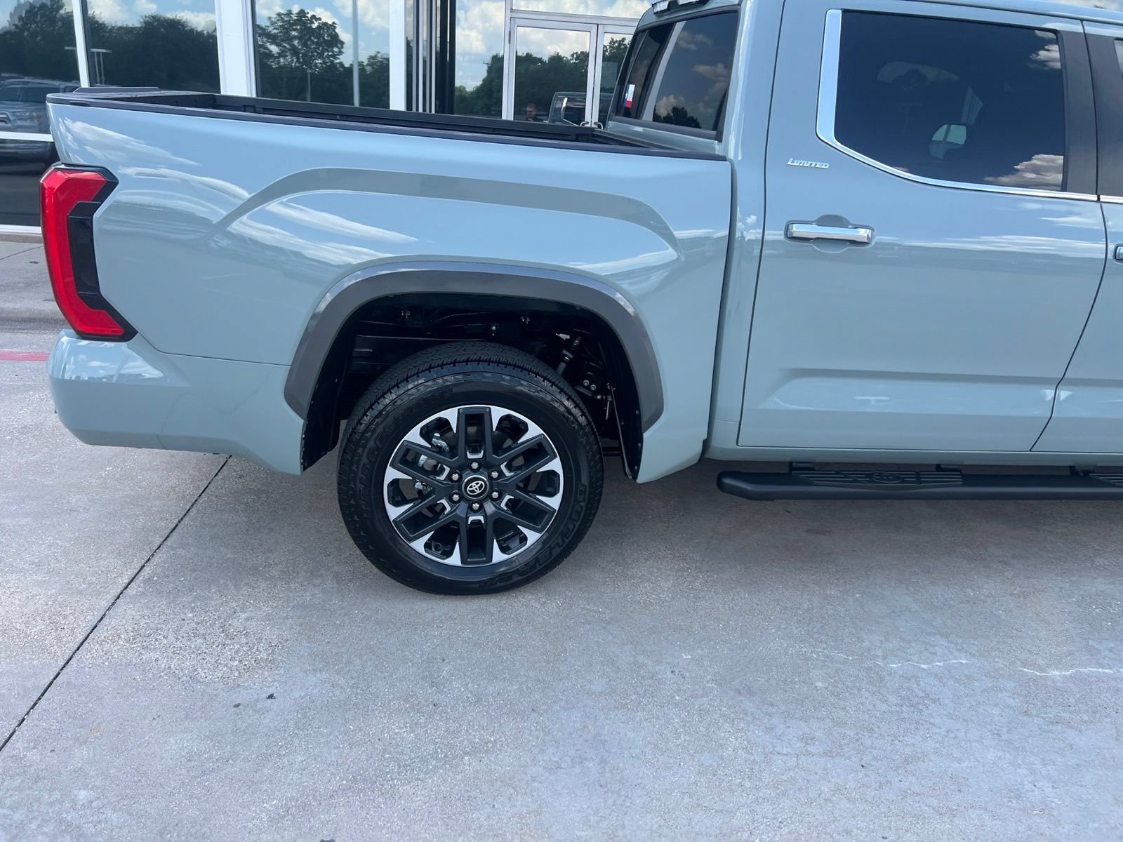 Used 2026 Toyota Tundra Limited AWD/4WD image 15