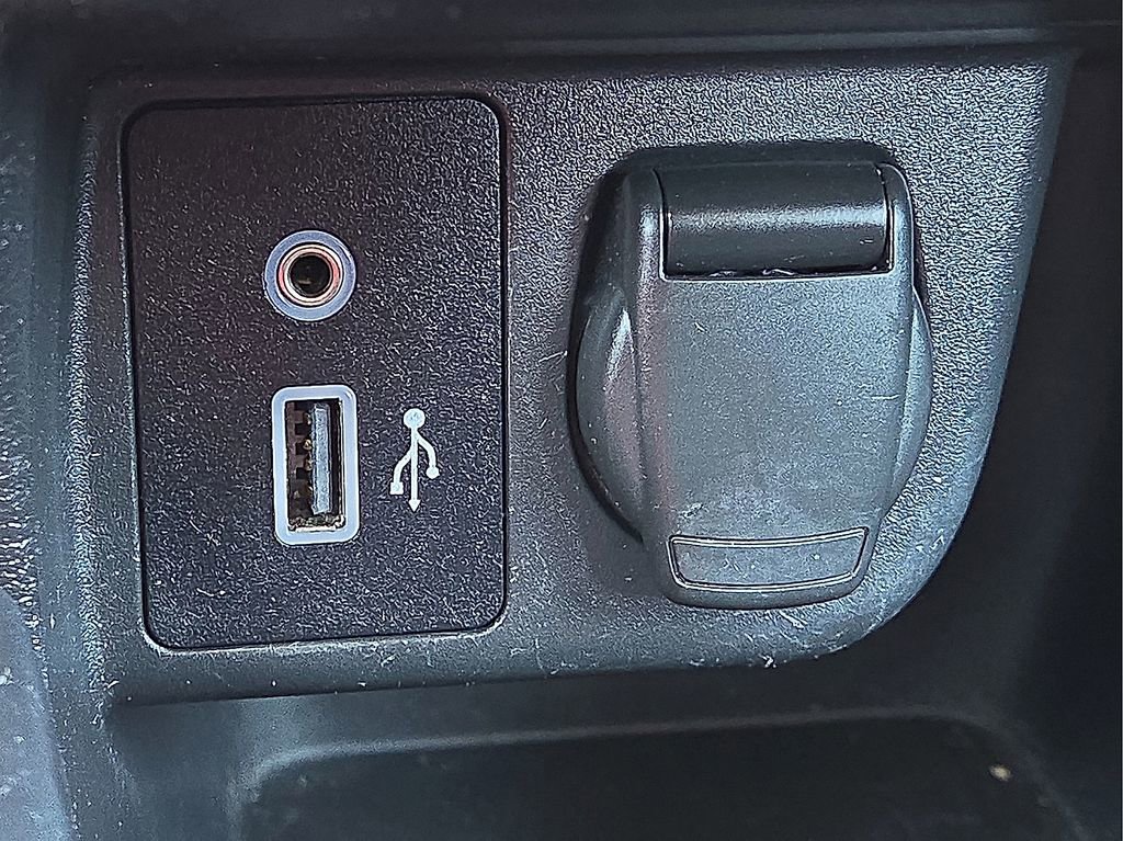 Used 2024 Nissan Versa S w/ S Plus Package image 24