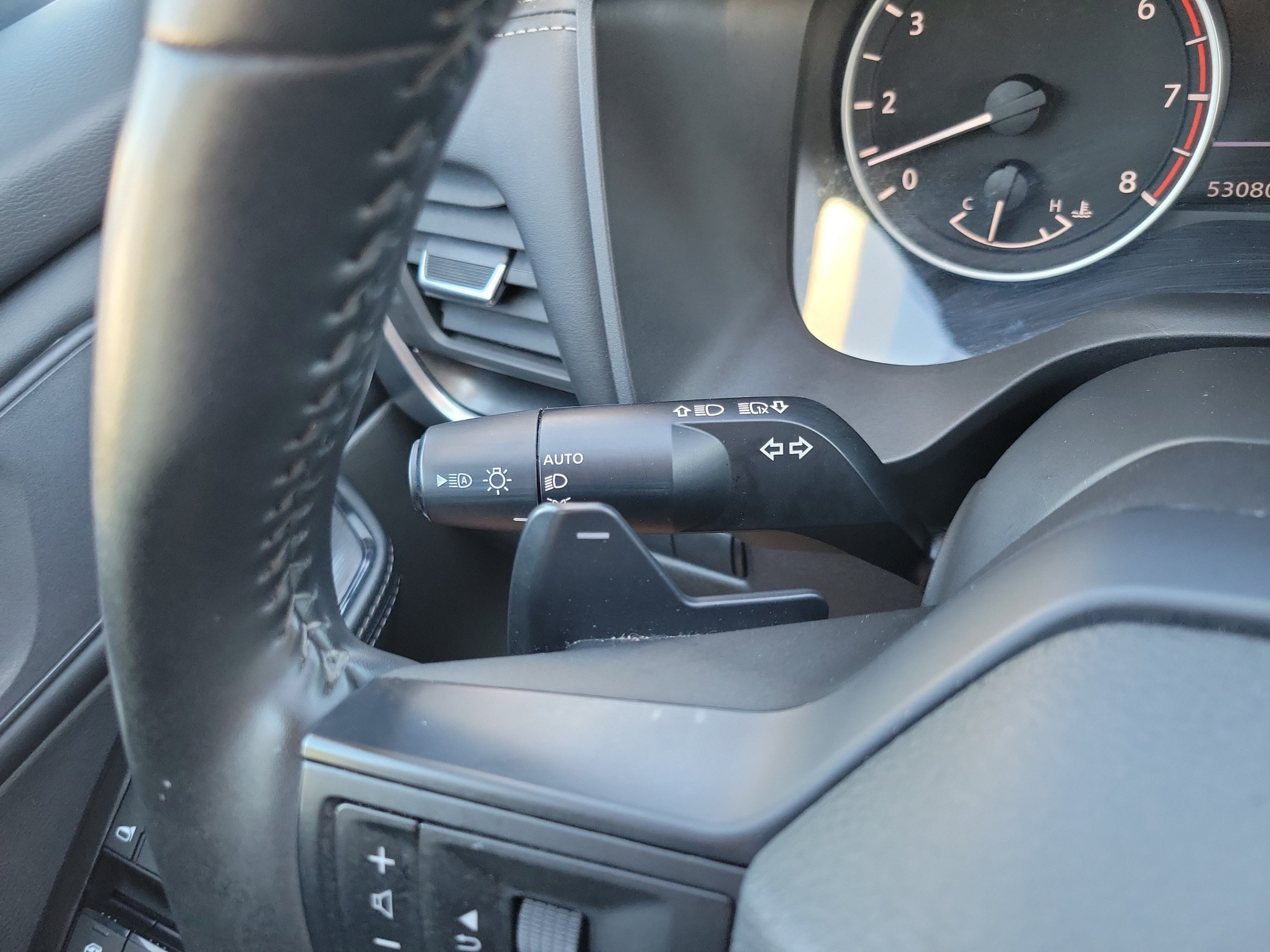 Used 2025 Nissan Rogue SV FWD image 26