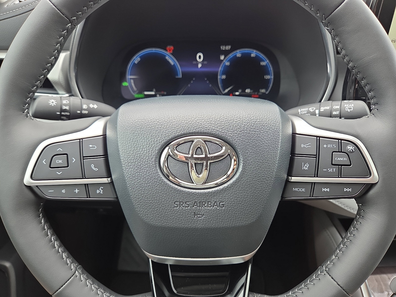 New 2026 Toyota Highlander Platinum AWD/4WD image 14