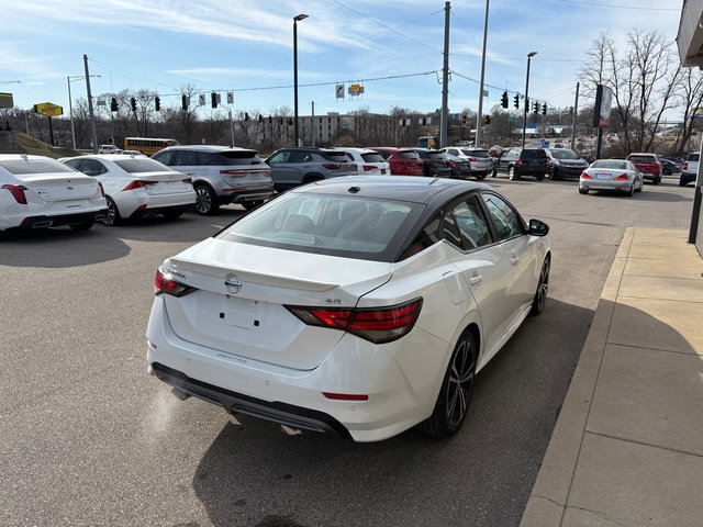 Used 2022 Nissan Sentra SR w/ Lighting Package FWD image 6