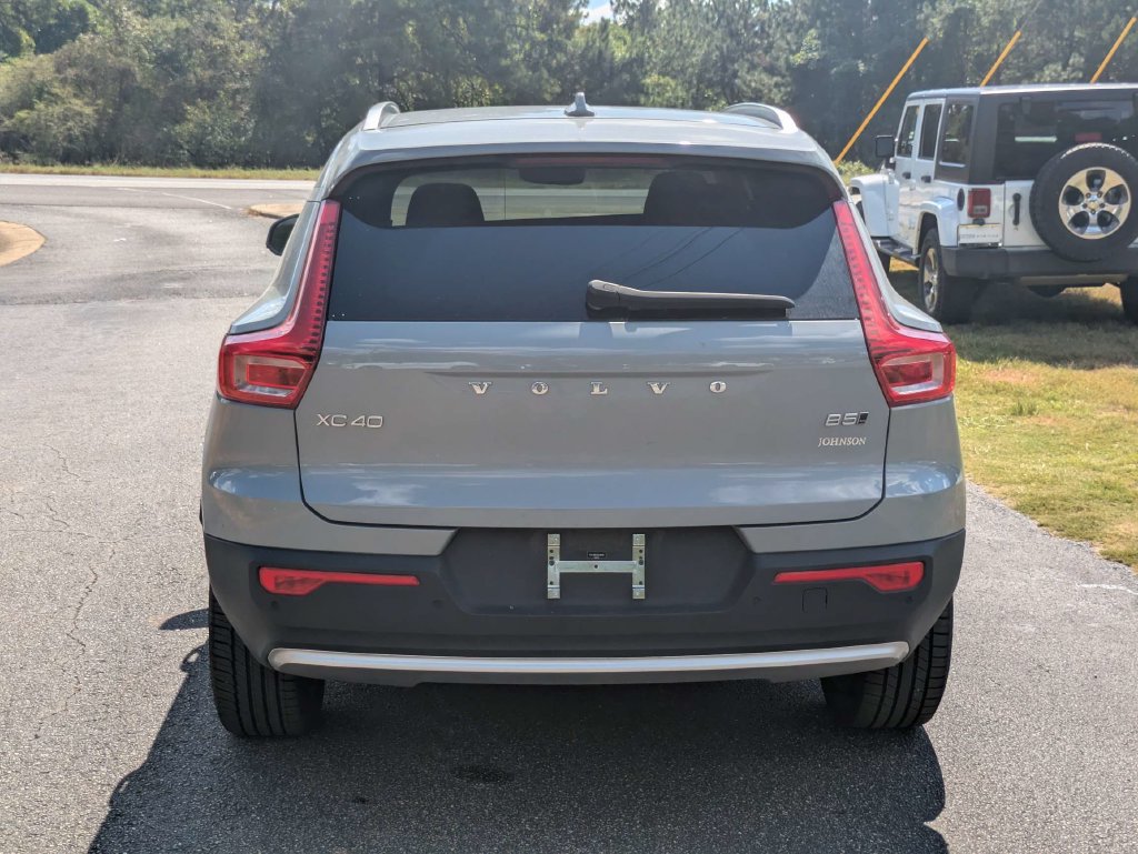 Used 2024 Volvo XC40 B5 Core AWD/4WD image 6