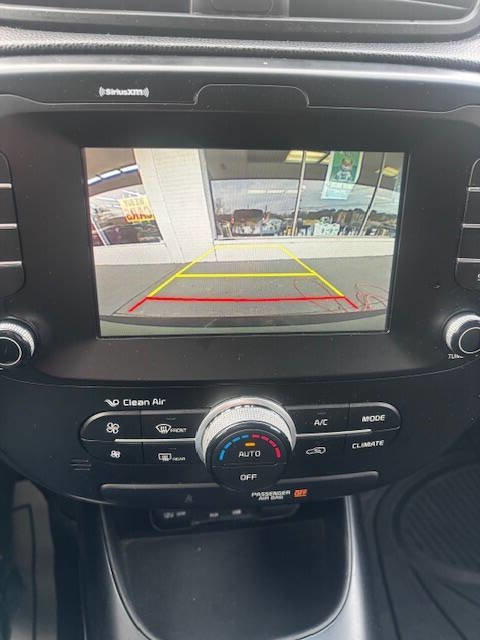 Used 2018 Kia Soul + FWD image 11
