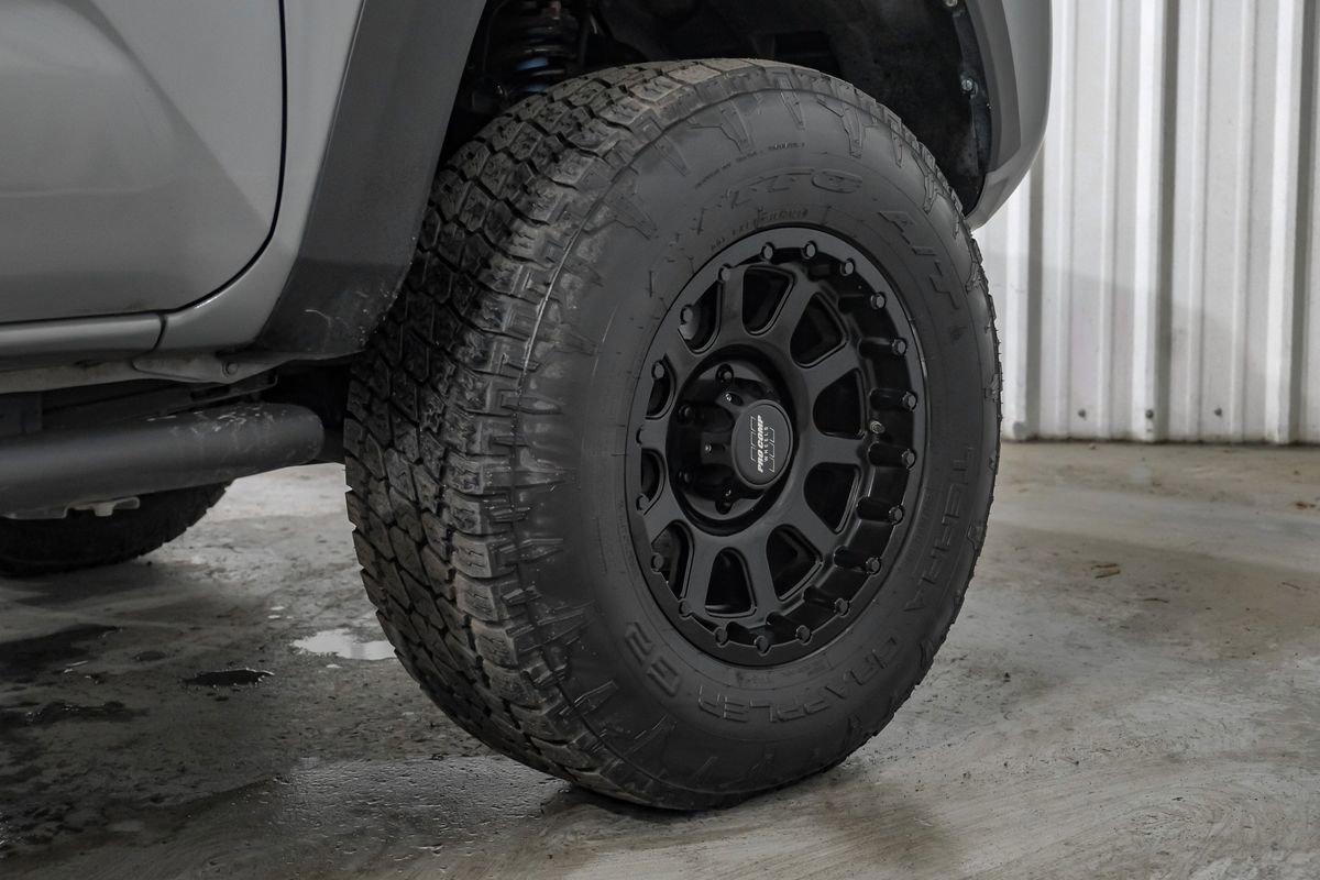 Used 2020 Toyota Tacoma TRD Off-Road w/ Advanced Technology Package image 60