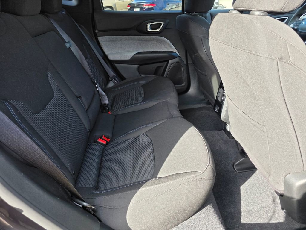 Used 2024 Jeep Compass Sport image 17