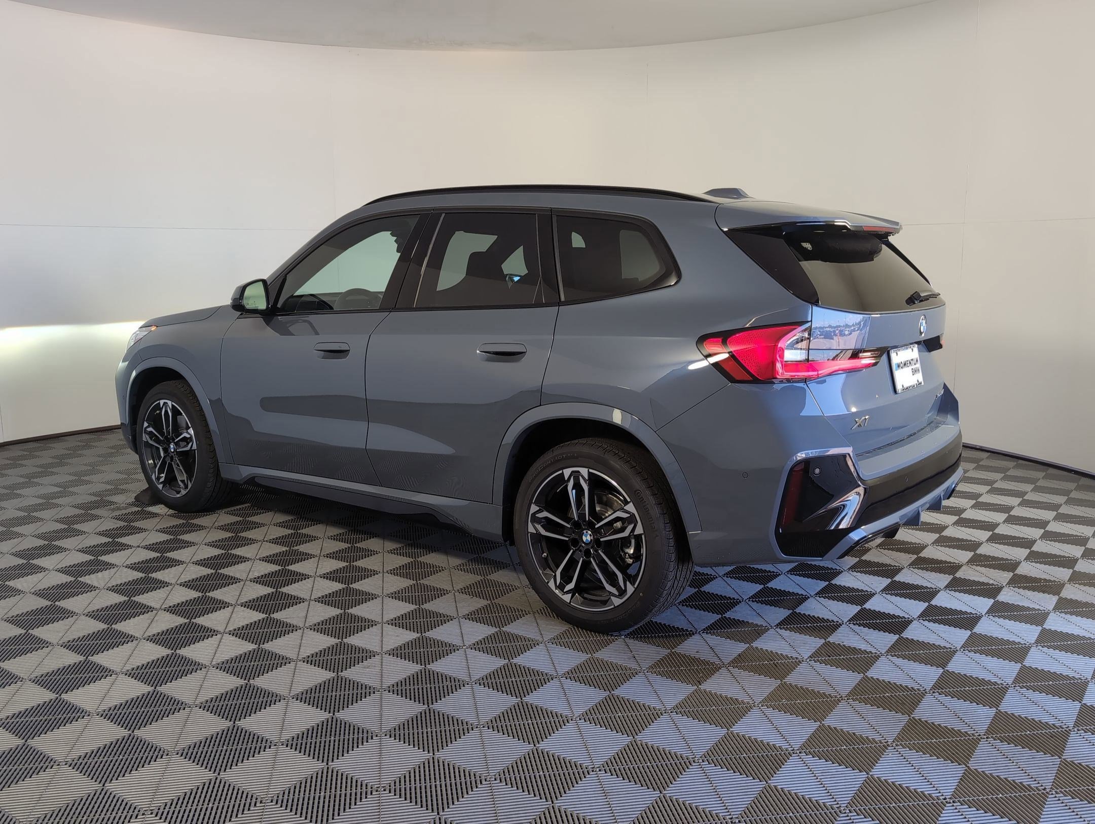 Used 2026 BMW X1 xDrive28i w/ M Sport Package image 3