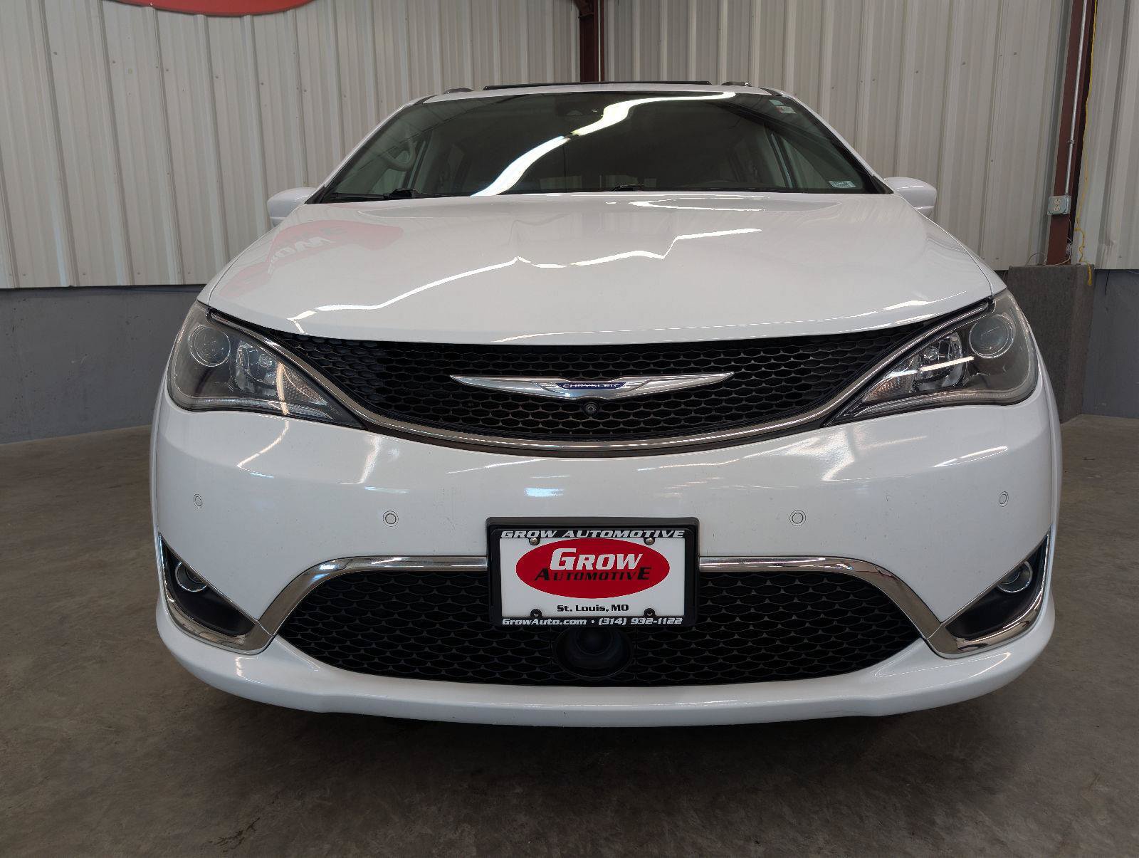 Used 2019 Chrysler Pacifica Touring-L Plus w/ Advanced Safetytec Group FWD image 9