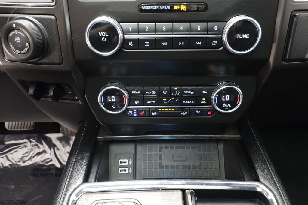 Used 2019 Ford Expedition Limited w/ Equipment Group 301A AWD/4WD image 12