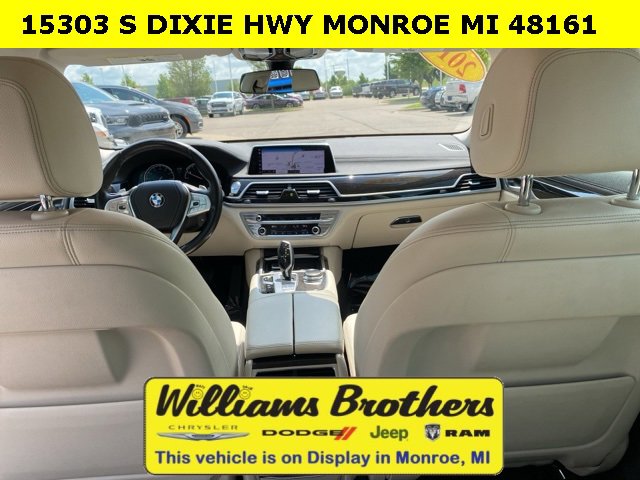Used 2018 BMW 740i xDrive image 28