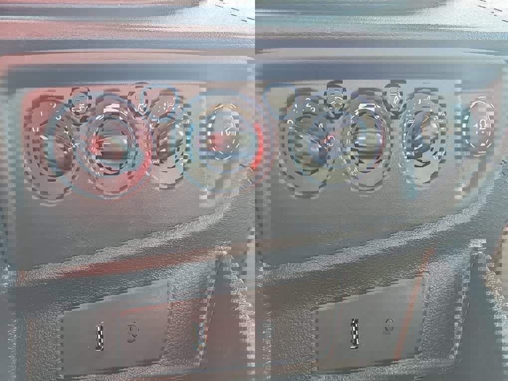 Used 2019 Ford Transit 250 148 Medium Roof image 20