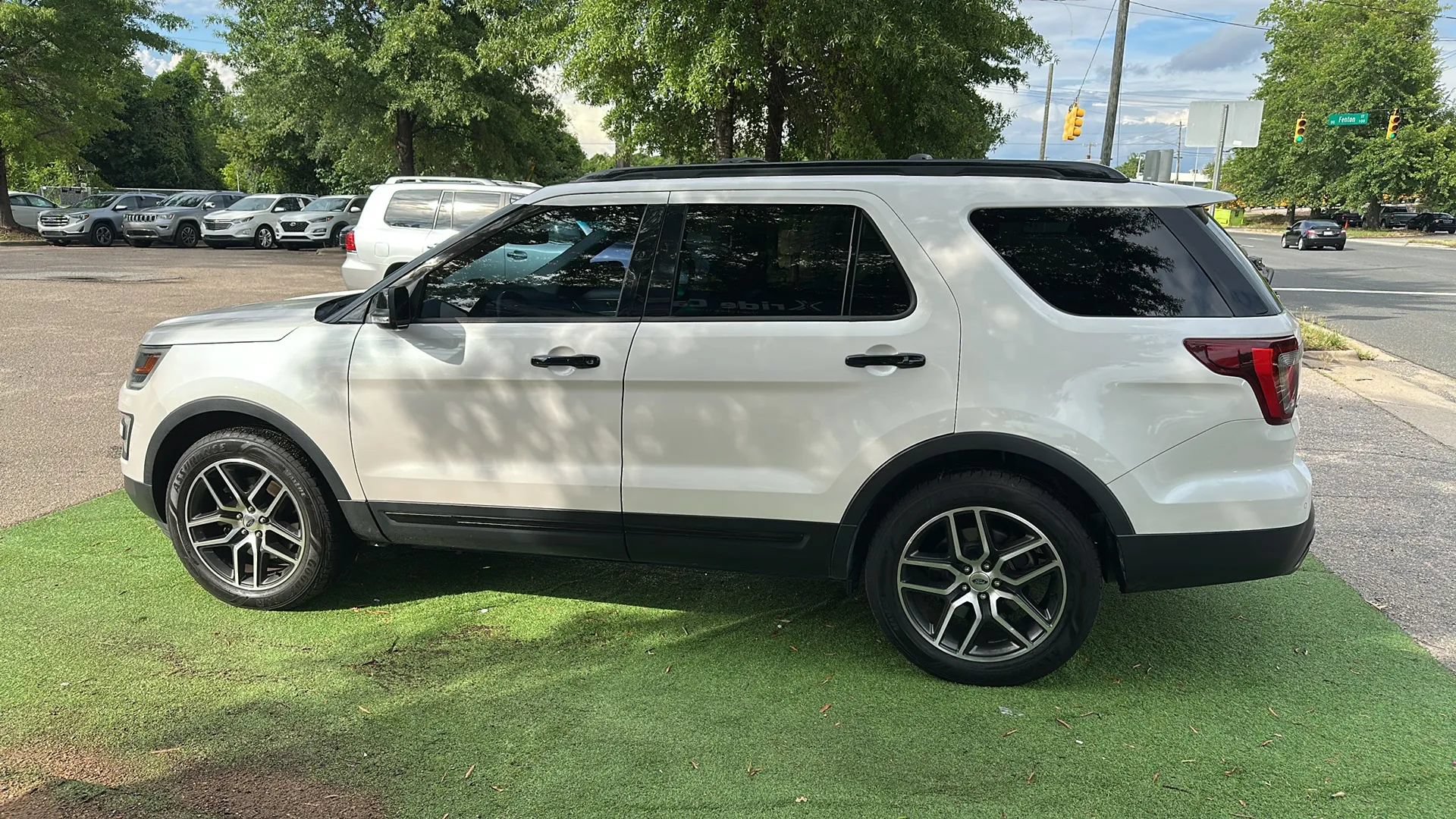 Used 2016 Ford Explorer Sport w/ Equipment Group 401A AWD/4WD image 4