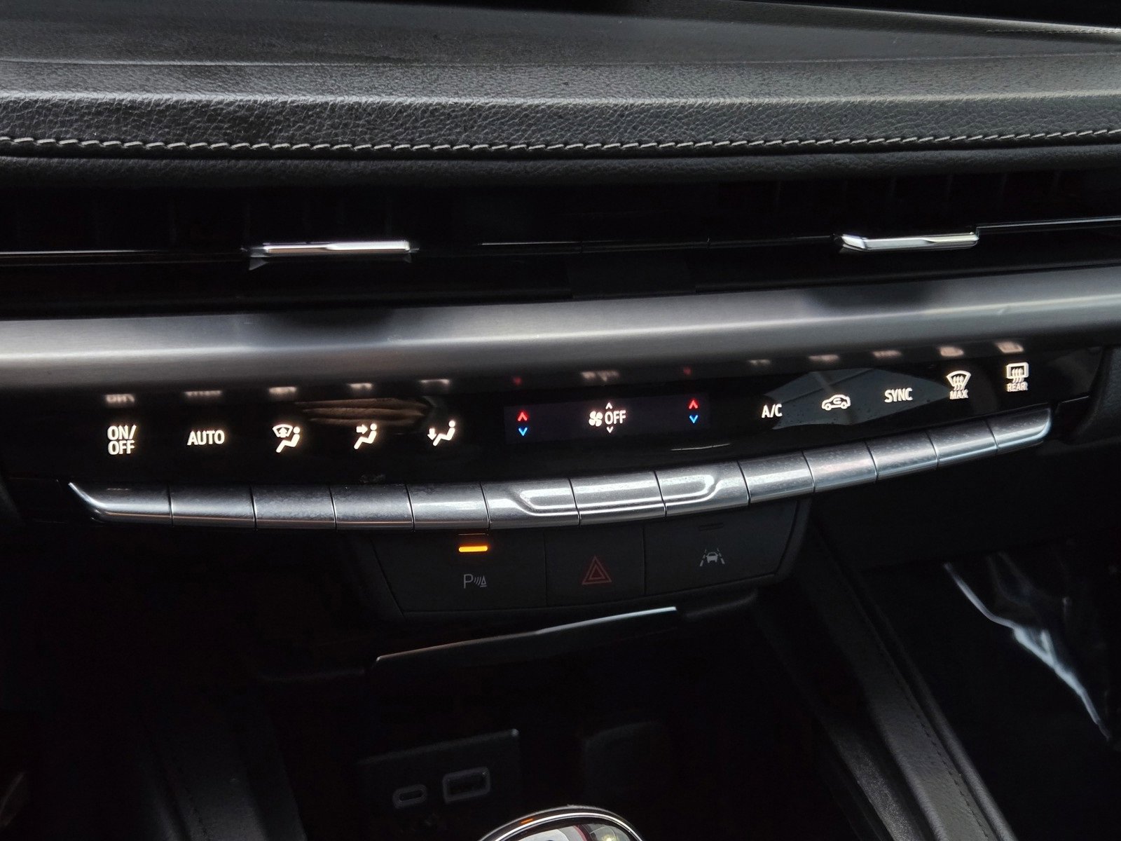 Used 2024 Cadillac XT4 Premium Luxury image 19