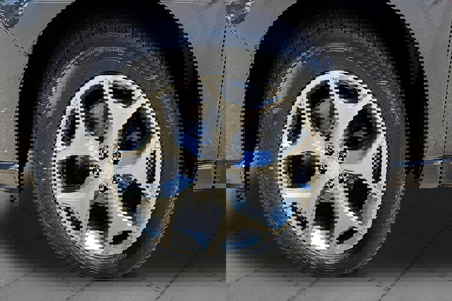 Used 2015 Subaru Forester 2.5i Touring w/ Eyesight & Navigation System image 10