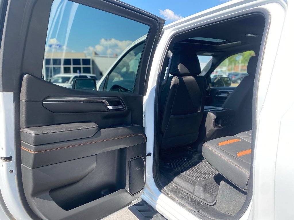 Used 2024 GMC Sierra 1500 AT4 w/ Technology Package AWD/4WD image 27