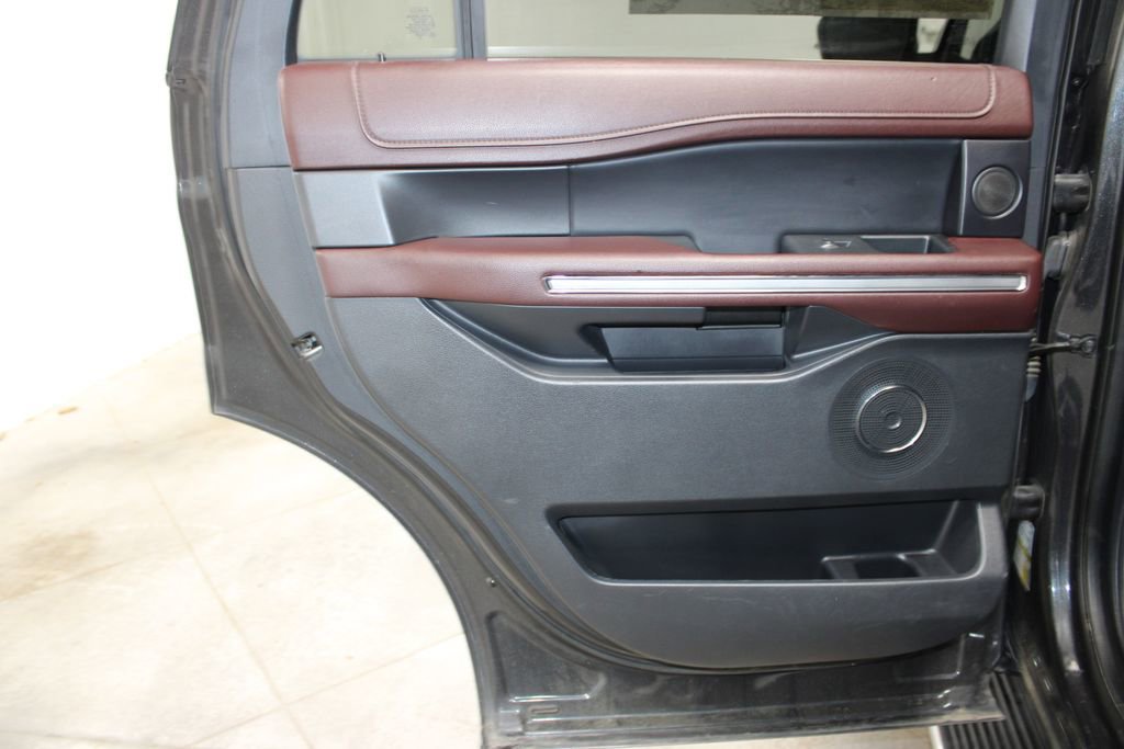 Used 2023 Ford Expedition Limited AWD/4WD image 23