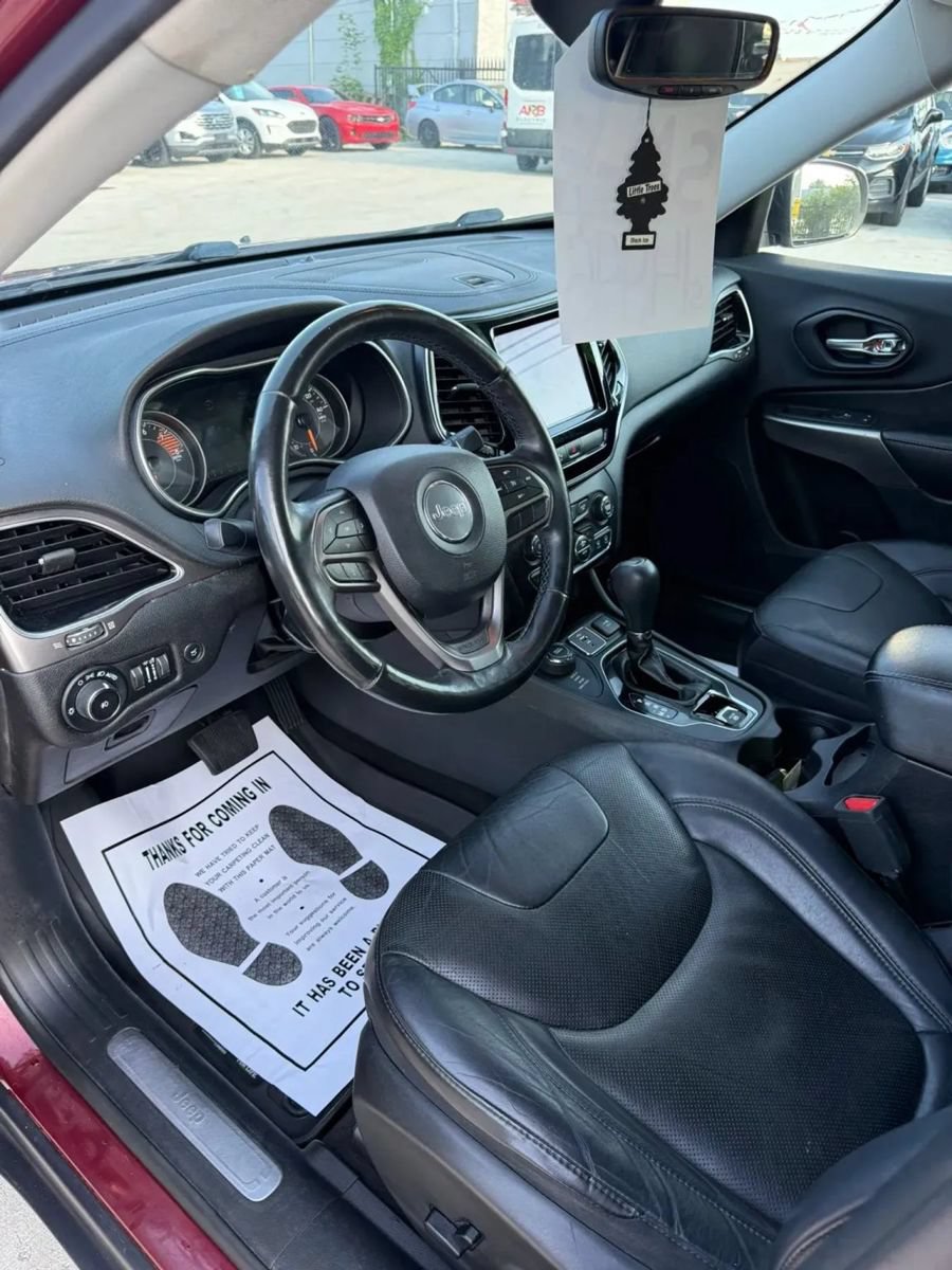 Used 2019 Jeep Cherokee Limited AWD/4WD image 12