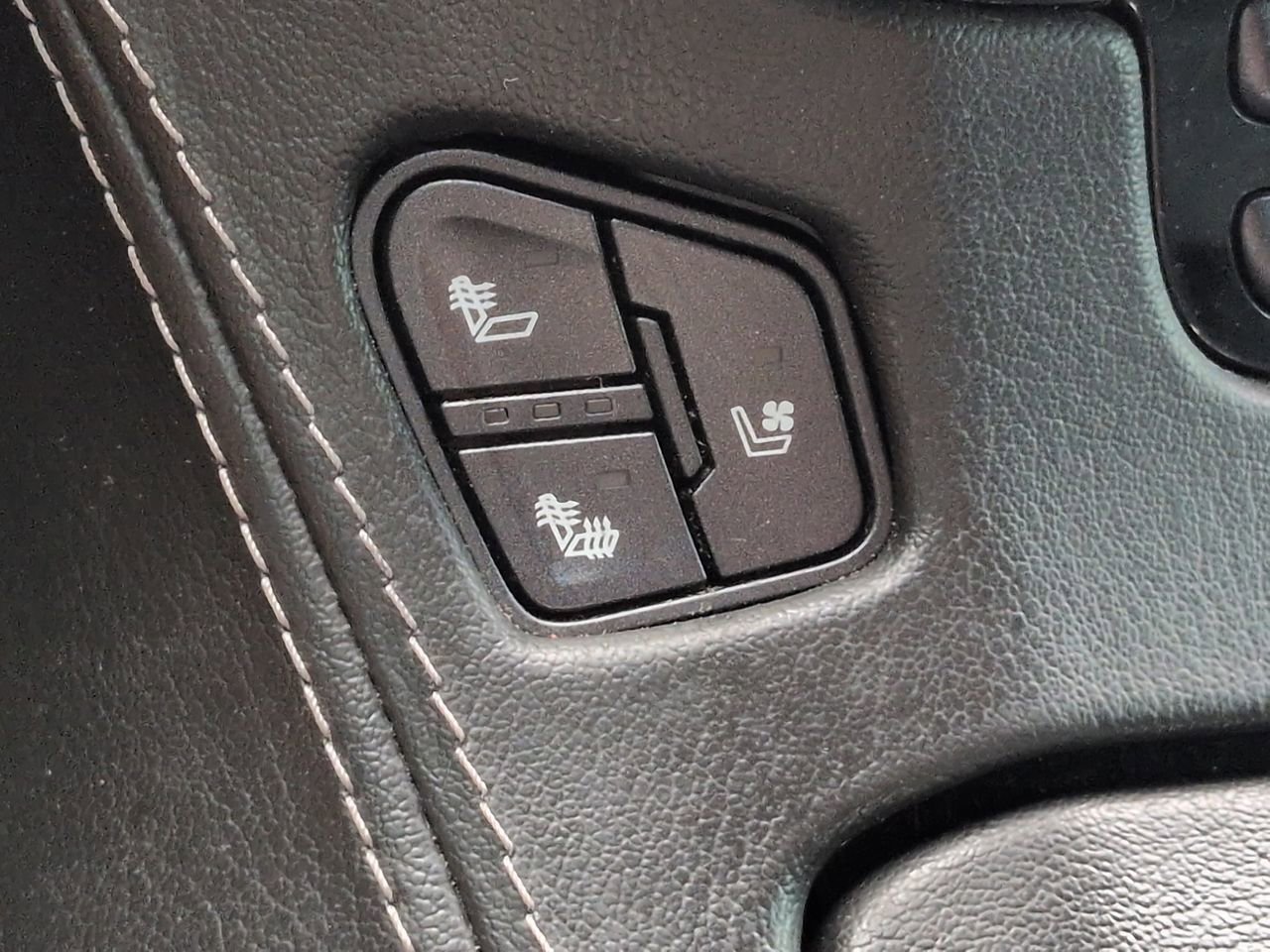 Used 2018 Chevrolet Tahoe Premier RWD image 20