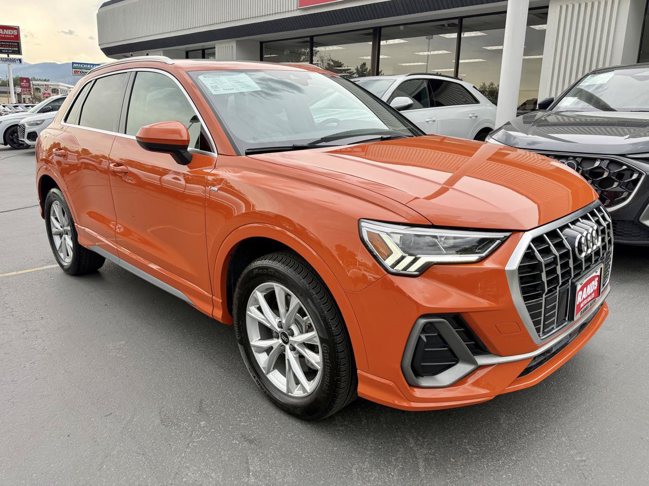 Used 2023 Audi Q3 2.0T Premium Plus w/ Premium Plus Package AWD/4WD image 2