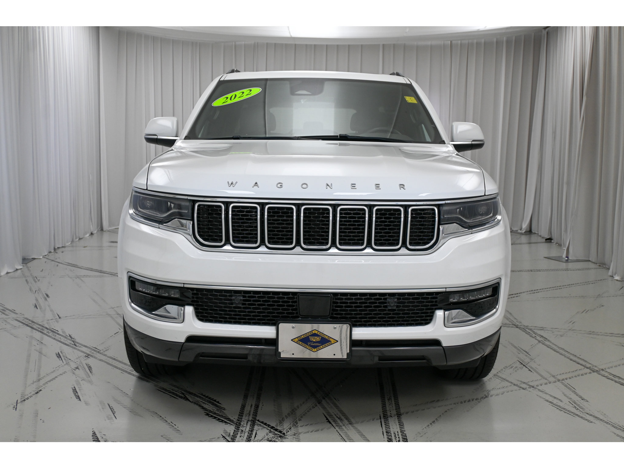 Used 2022 Jeep Wagoneer Series I w/ Premium Group I AWD/4WD image 3