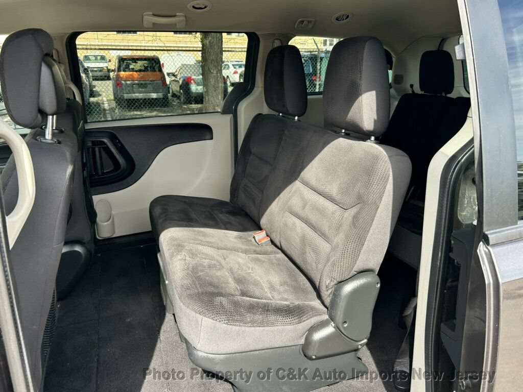 Used 2019 Dodge Grand Caravan SE w/ UConnect Hands-Free Group FWD image 24