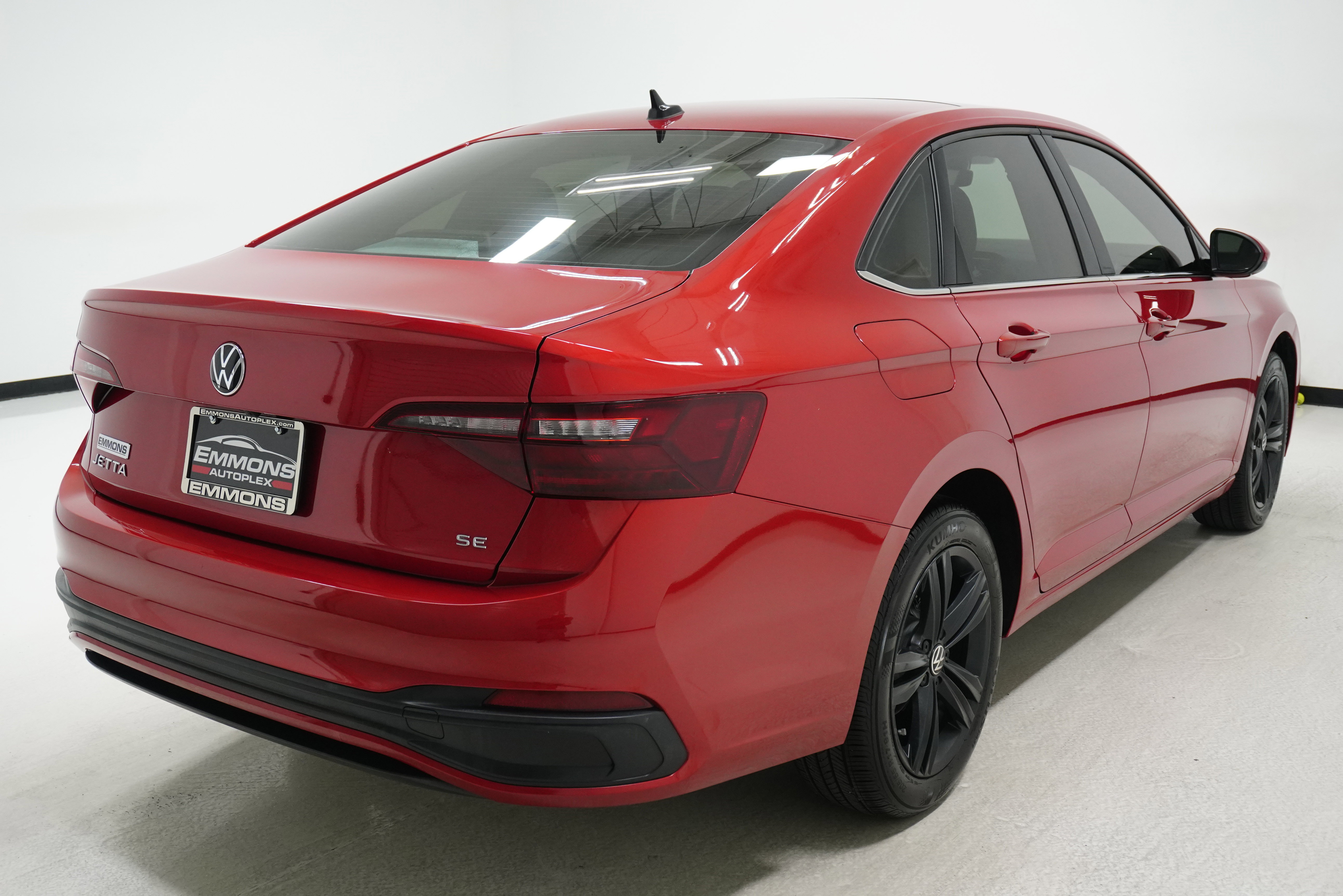 Used 2024 Volkswagen Jetta SE image 4