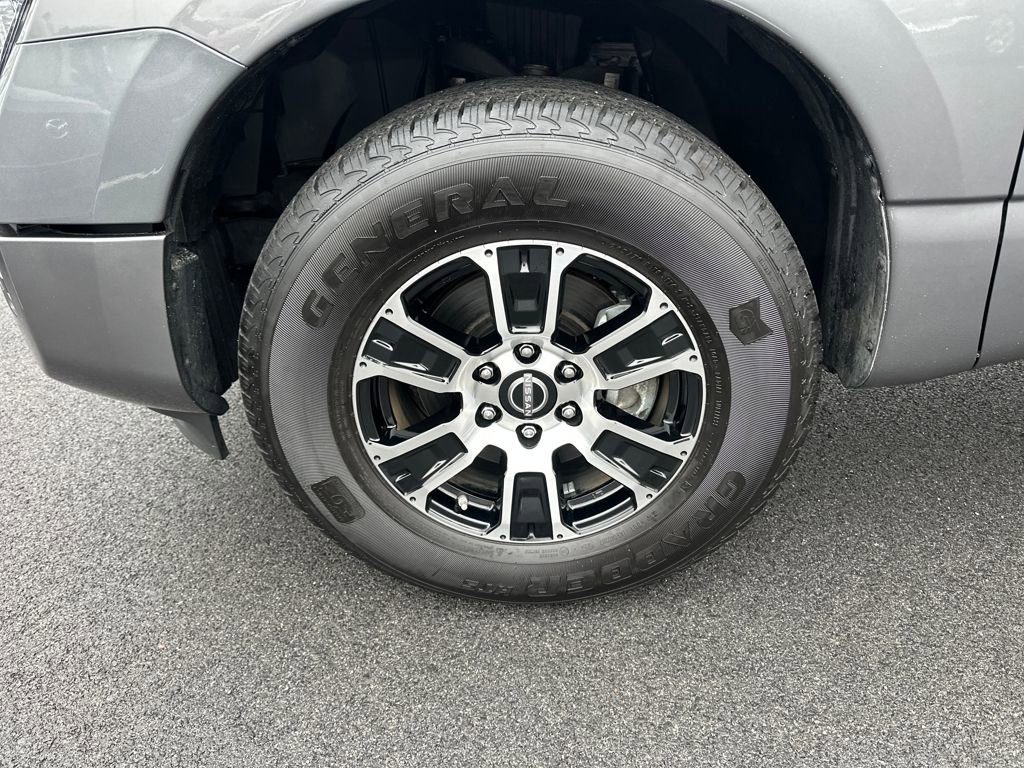 Used 2024 Nissan Titan SV image 11